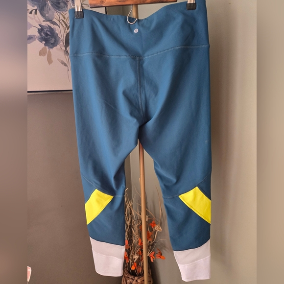 Layers Leggings sz Medium - Picture 3 of 5